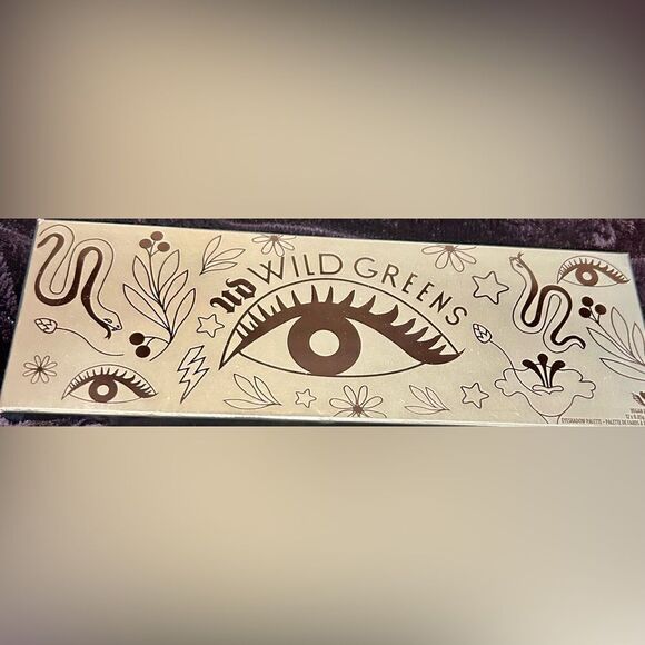 NWT/NIB Urban Decay
Wild Greens Eyeshadow Palette - Picture 8 of 14